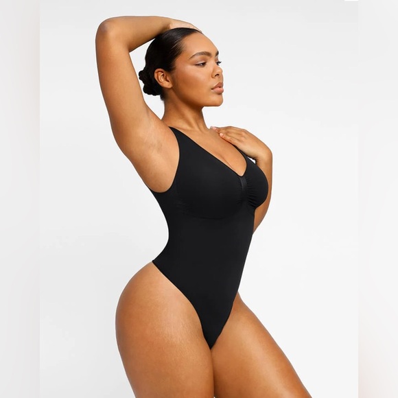 Shapellx PowerConceal™ 2.0 V-Neck Thong Bodysuit NWT - Picture 3 of 6